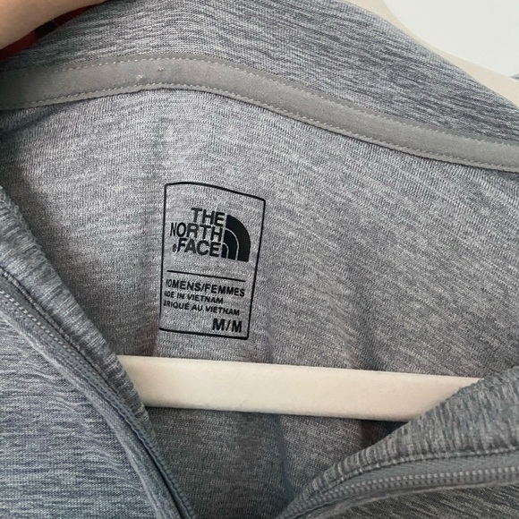 north face pullover - Picture 3 of 5